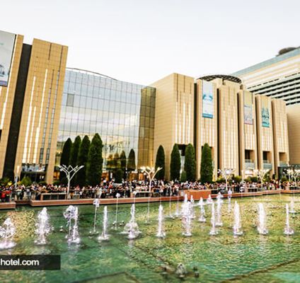İran Mall, Tehranın qərbindəki İranın ən böyük bazarı