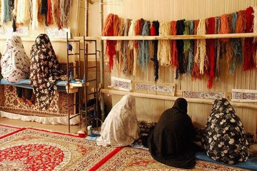 Nayin xalçaçılığı, səhranın çalışqan insanlarından rəngarəng bir hədiyyədir