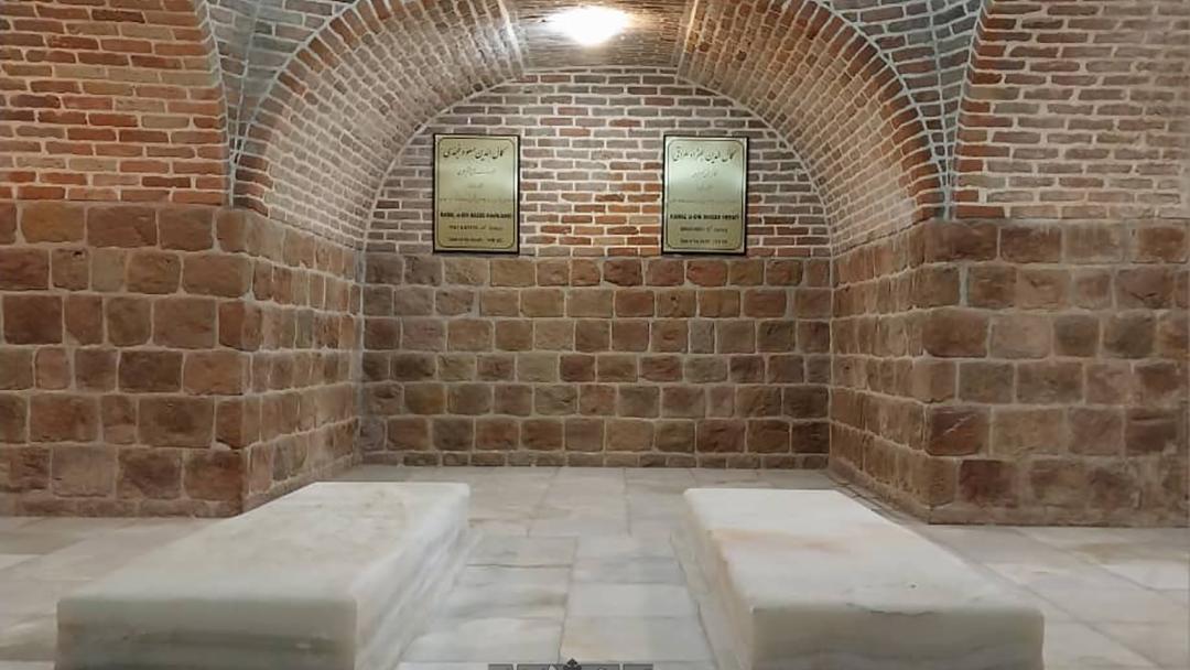 İki Kamalın Məqbərəsi: İran Ədəbiyyatı və İncəsənət Tarixinin İki Mühüm Şəxsiyyətinin Dəfn Yeri