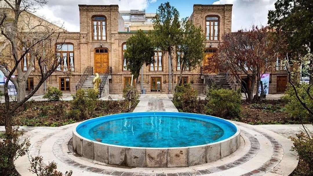 Pərvin Etisamın Evi, İranın Ən Böyük Müasir Qadın Şairi ilə Tanışlıq Fürsəti