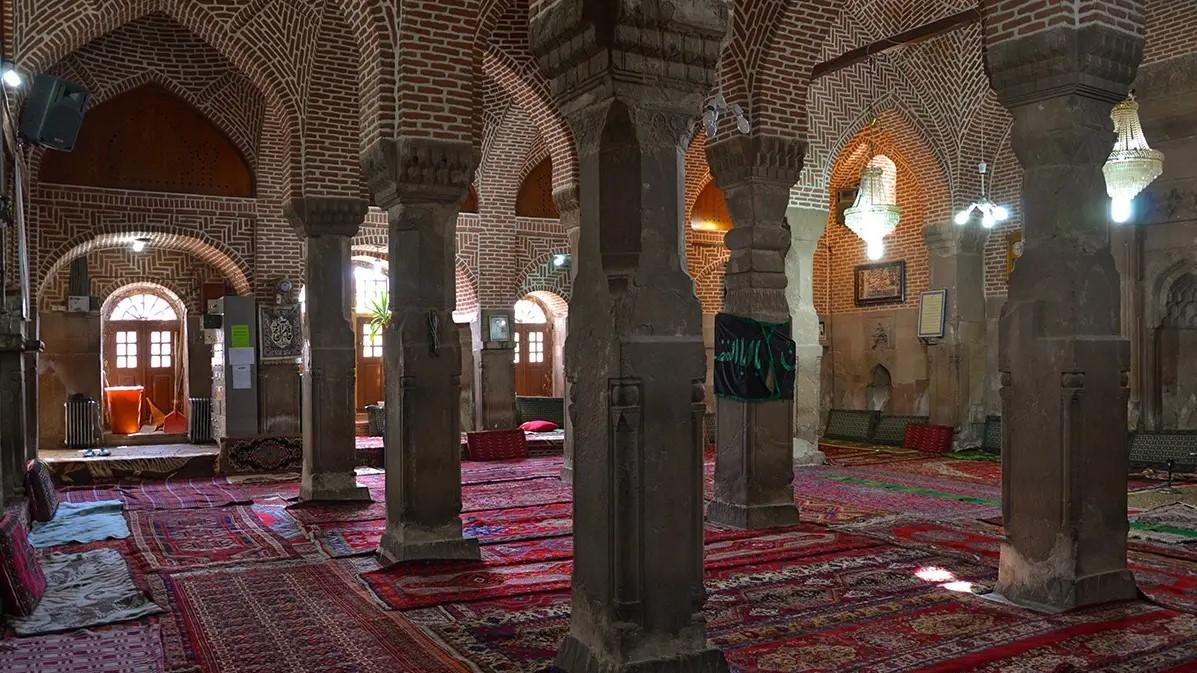 Türk Cümə Məscidi və Sənət Qarşısında Baş Əyən Daşlar!